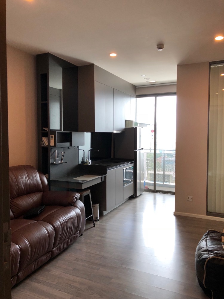 For RentCondoOnnut, Udomsuk : Don't miss!!! Great location Condo for rent. Few steps to BTS Prakanong the Room Sukhumvit 69