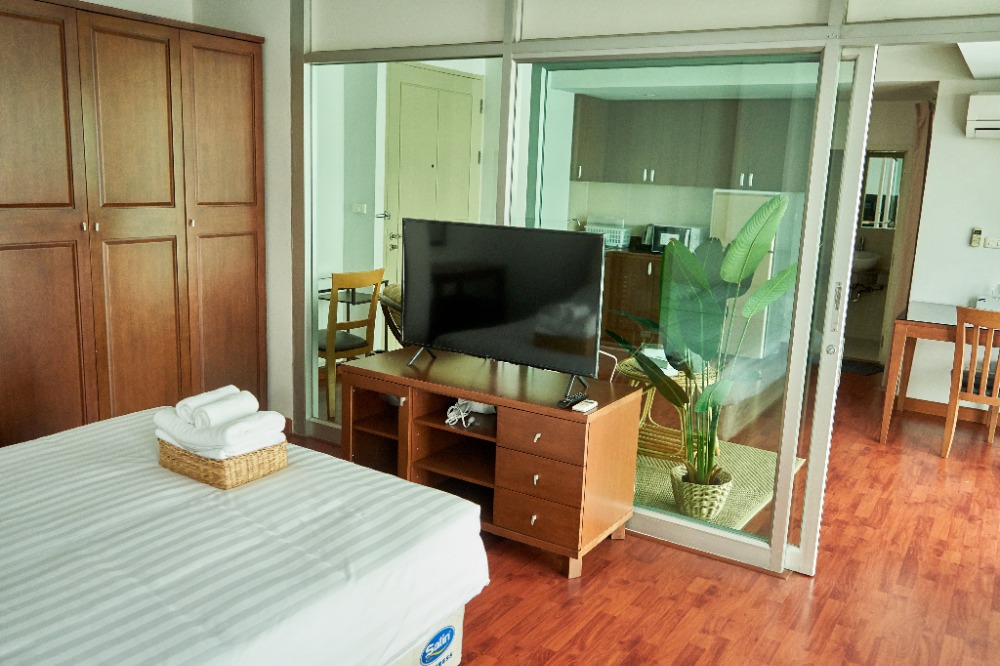 For RentCondoPattanakan, Srinakarin : For Rent Bellevue Boutique Bangkok Suan Luang Phatthanakan Service Apartment [Deluxe Room 43sqm] near Airport Link Huamark