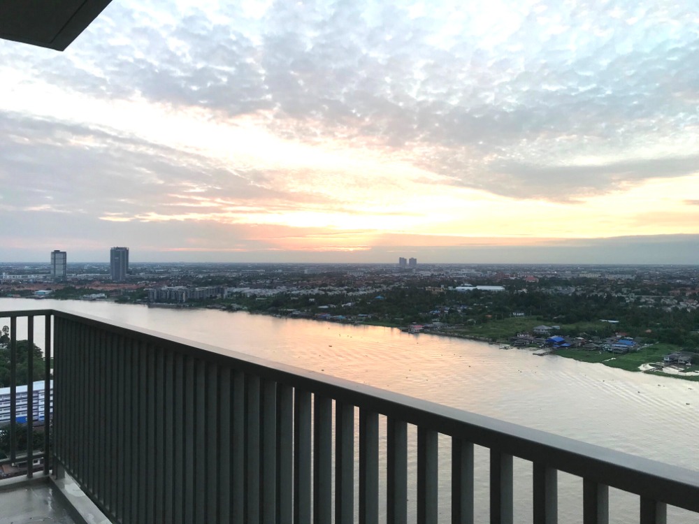 For SaleCondoRattanathibet, Sanambinna : SALE Condo High-Rise, Riverfront 2 Bed 2 Bathrooms, 73.75 sqm on 26th FL. (Newly Condition)