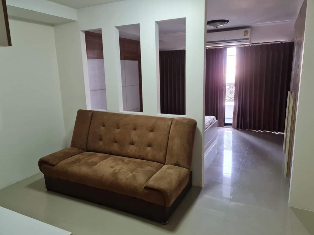 For RentCondoChaengwatana, Muangthong : For rent, near Luxor Hotel, Condo Jean Elysees, 35 sq m., with partition dividing the bedroom, good quality five-foot bed, beautiful built-in room (not in Sri Saman, should have a car or motorcycle)