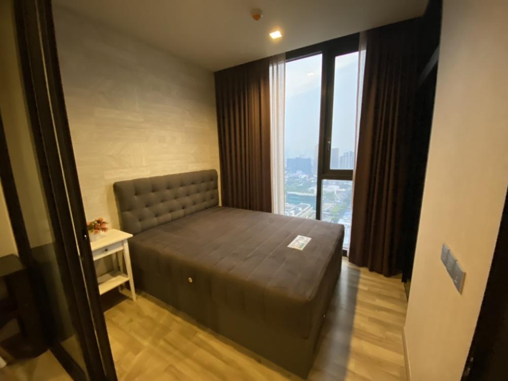 For RentCondoSapankwai,Jatujak : Urgent! Super cheap, plus you get a large room size of 35 sq m, rent for only 18,000 @The Line Jatujak, near both BTS and MRT Chatuchak.