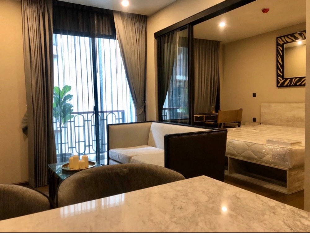 For RentCondoWitthayu, Chidlom, Langsuan, Ploenchit : For rent, the best price since having come !!! 42 sq m., The newest room in the building Never had someone to live, fully furnished, fully furnished + electricity, ready to move in @Na Vara Residence (42sq.m.) 1bed1bath