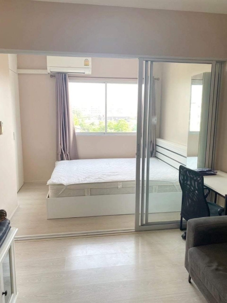 For SaleCondoPathum Thani,Rangsit, Thammasat : ❗️ Condo with tenants all the time. near Bangkok University 🔥 Special transfer fee, seller issued by himself. * Selling Plum Condo Park, white tone room