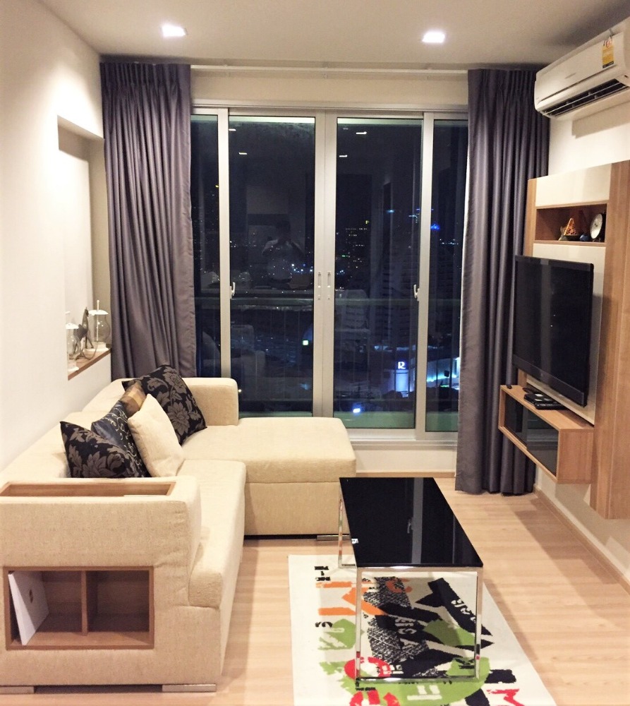 For RentCondoSathorn, Narathiwat : For rent Rhythm Sathorn 1 Bed, size 45 sq.m., Beautiful room, fully furnished.