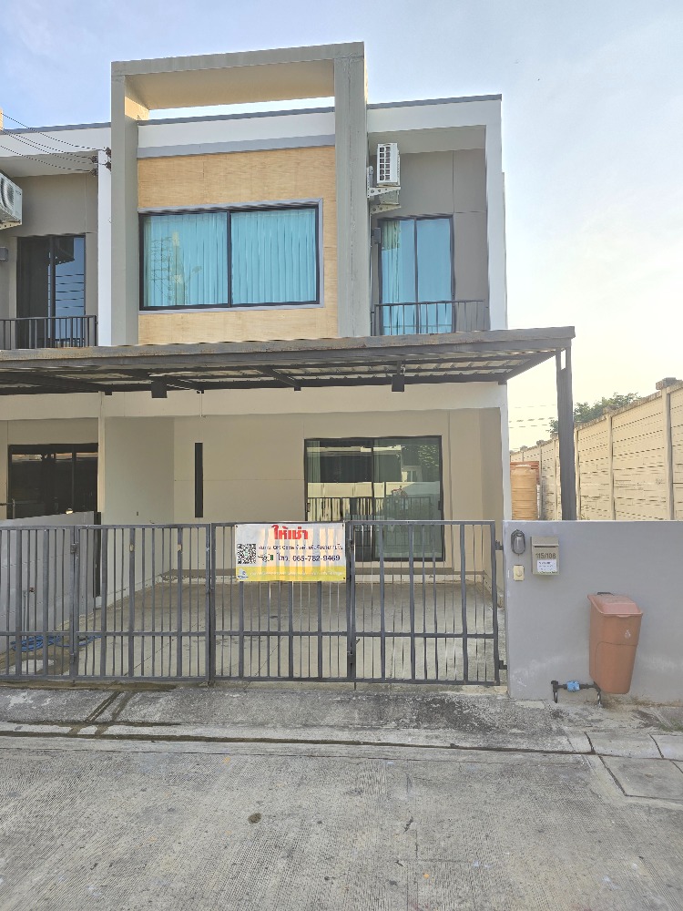 For RentTownhousePathum Thani,Rangsit, Thammasat : House for rent, S-Gate, Bangkok-Pathum Thani, new house, 30.80 sq m, 12,000 baht per month, air-conditioned, ready to move in, near Pathum Thani city