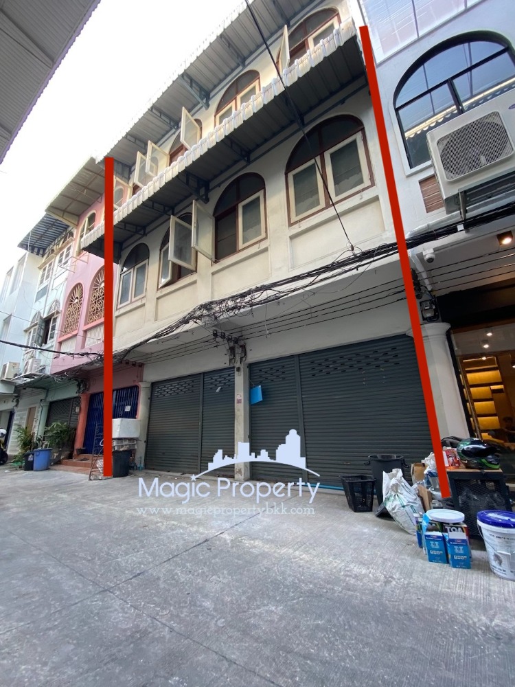 For SaleShophouseSukhumvit, Asoke, Thonglor : Commercial Building For Sale at Soi Sukhumvit 38(Saen Sabai8), Khlong Toei, Bangkok