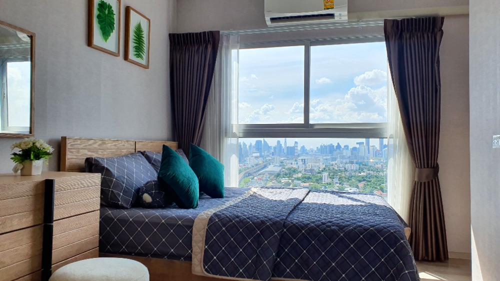 For SaleCondoRama9, Petchburi, RCA : Sell Plum Condo Ramkhamhaeng Station (Plum Condo Ramkhamhaeng Station), 31st floor, pool view, ready to move in