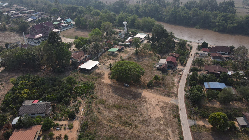 For SaleLandPhitsanulok : Land filled with the most beautiful, adjacent to public roads on 3 sides from Highway No. 1275 (Phrom Phiram Road - Phitsanulok)