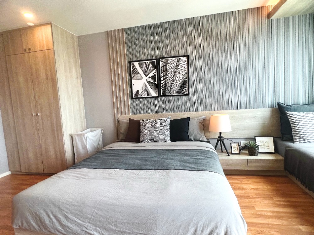 For SaleCondoPinklao, Charansanitwong : Condo for sale, Lumpini Park Boromarajonani-Sirindhorn, near Central Pinklao, only 1 km., size 28 square meters. Book today and receive special privileges. Furniture + electrical appliances for free! transfer day expenses