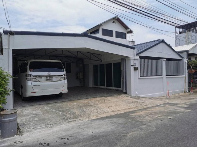 For RentHouseKaset Nawamin,Ladplakao : Newly renovated detached house for rent Nuanchan area near the expressway near the quick market