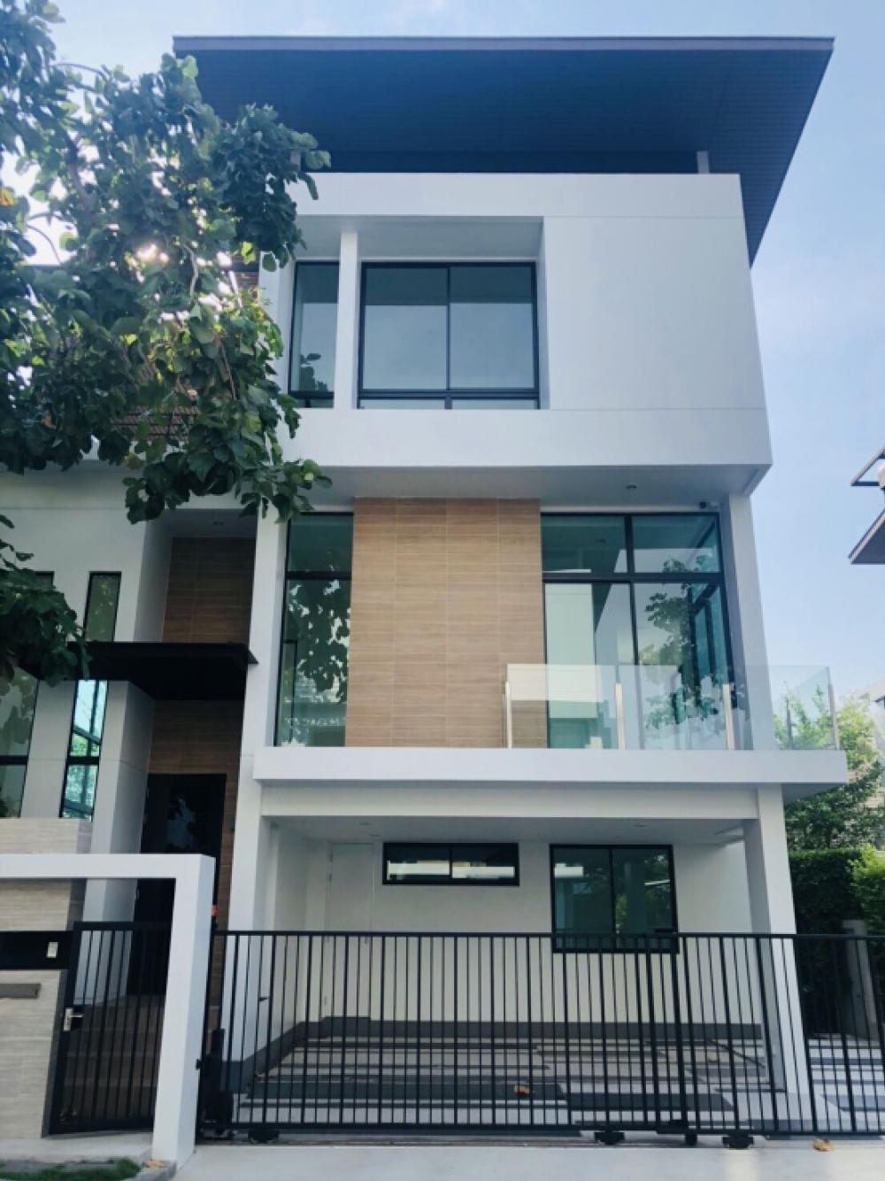 For SaleHouseLadkrabang, Suwannaphum Airport : Detached house for sale ***below market price Nirvana Beyond Srinakarin(Suanluang Rama 9)54.2 Sqw 3 storeys Luxury Concept Ever Green Living Style : Natural ModernType Keen : 4 Beds 4 Baths 310 sqm ,3 parking lot