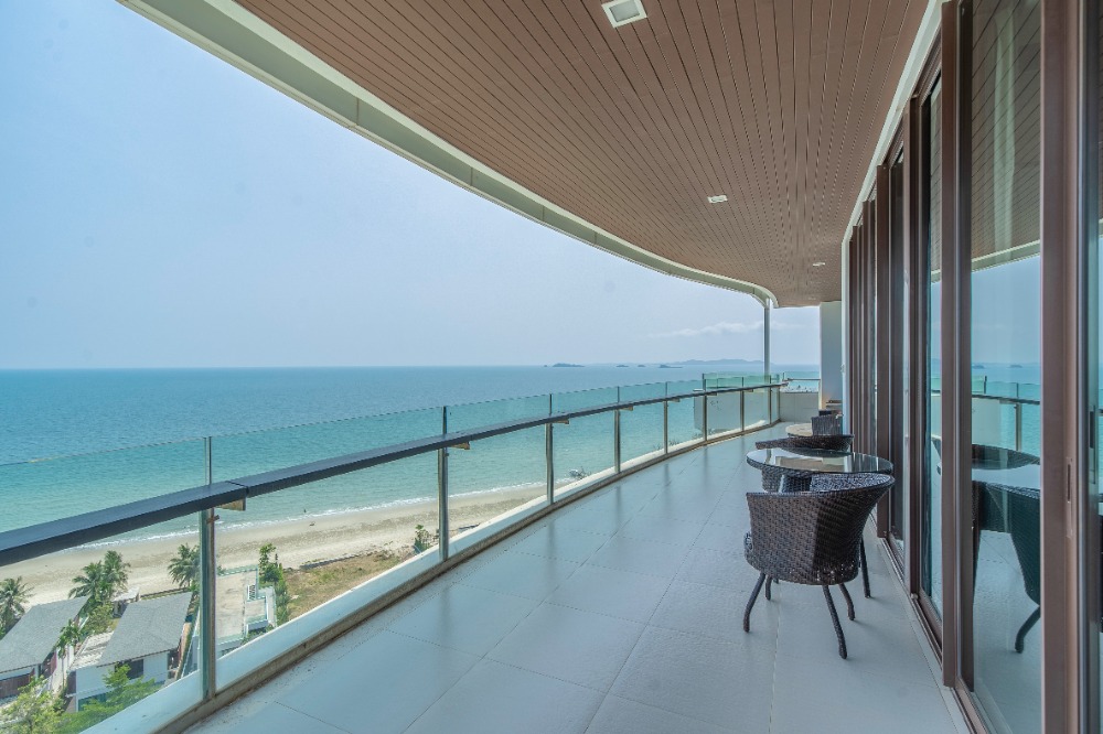 For SaleCondoRayong : Selling the most beautiful condo in Rayong “Phu Pha Tara“, the most beautiful view, the highest floor, the largest balcony with a private beach.