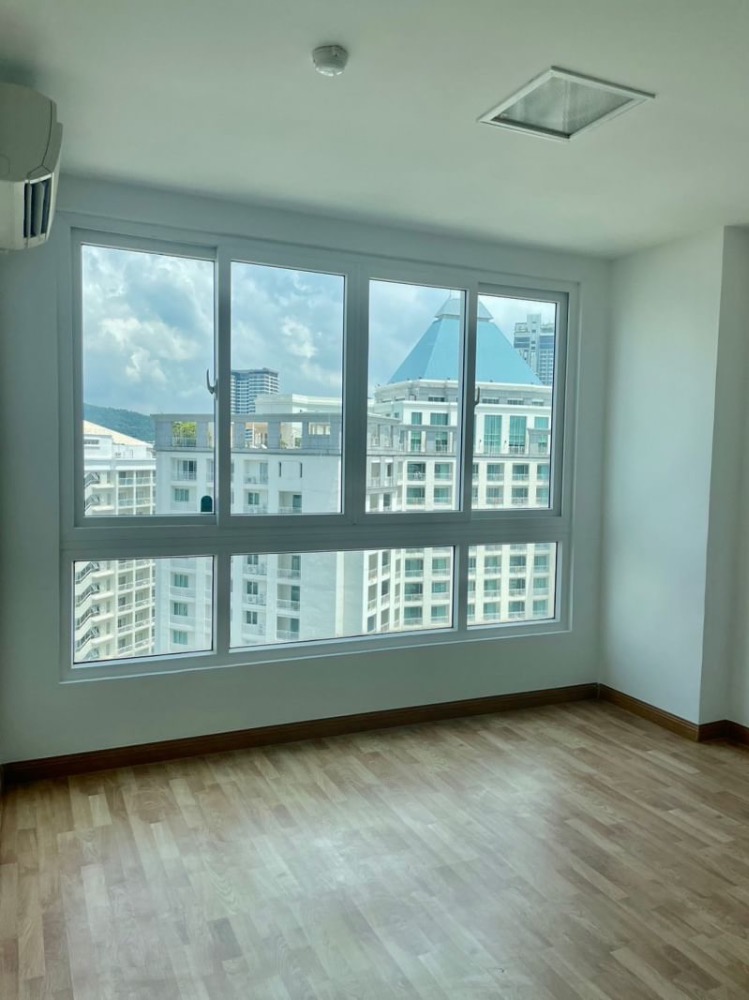 For SaleCondoSriracha Laem Chabang Ban Bueng : Cut the price at the end of the year! Cheap sale, Ladda View Condo, Ladda View, Sriracha, 12th floor, size 33 sq m., Ready to move in.