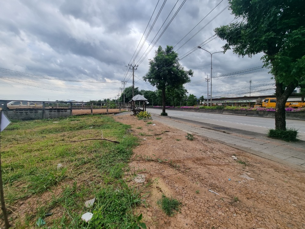 For RentLandNawamin, Ramindra : Land for rent, 10 rai, next to Nimitmai Road. Not far from Minburi Intersection