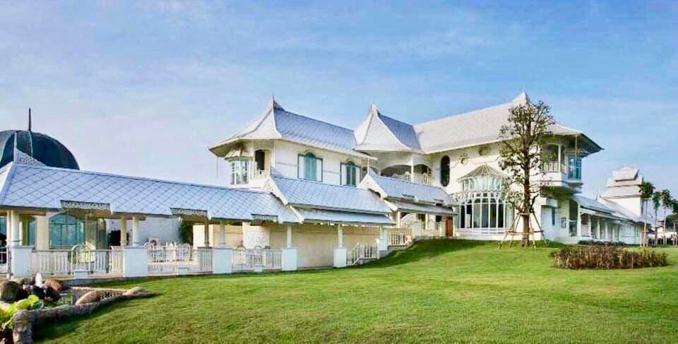 For SaleHousePathum Thani,Rangsit, Thammasat : POJ 350 Beautiful mansion for sale “Baan Pai Nam Pai Nahm“ Colonial style house. with swimming pool