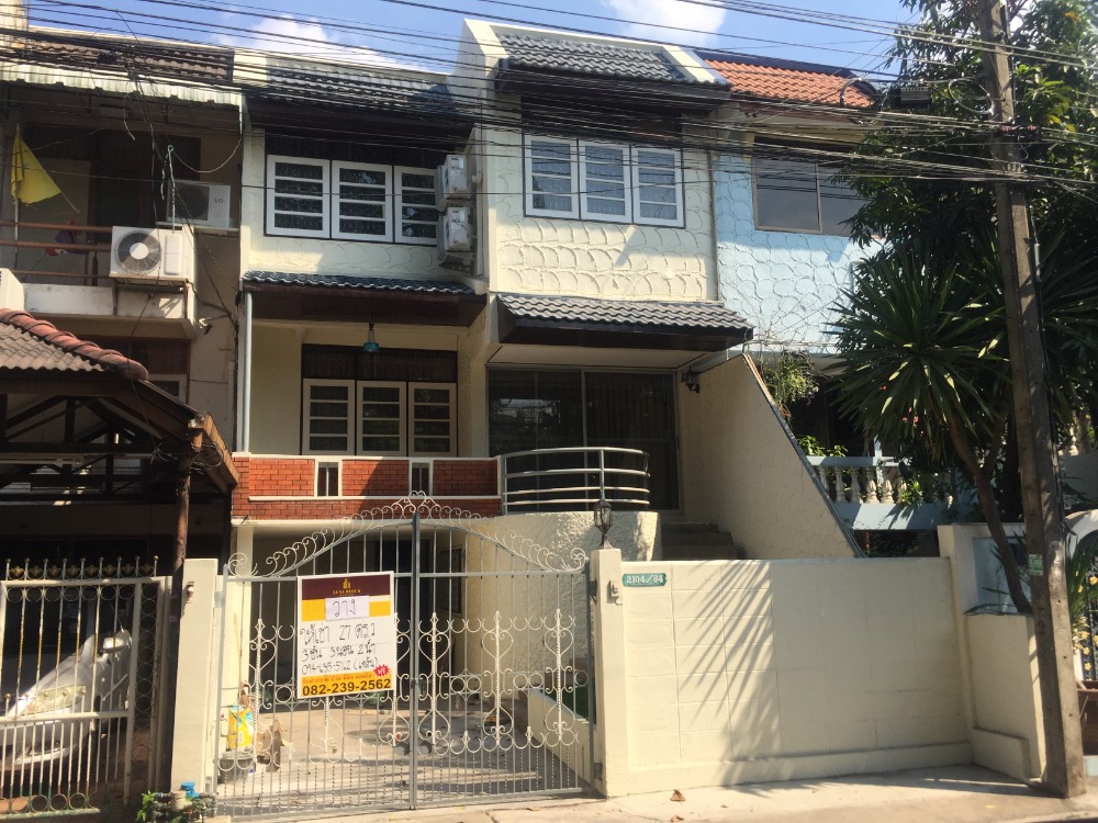 For RentHouseRamkhamhaeng, Hua Mak : Townhouse for rent, Decha University, Soi Ramkhamhaeng 26/2.