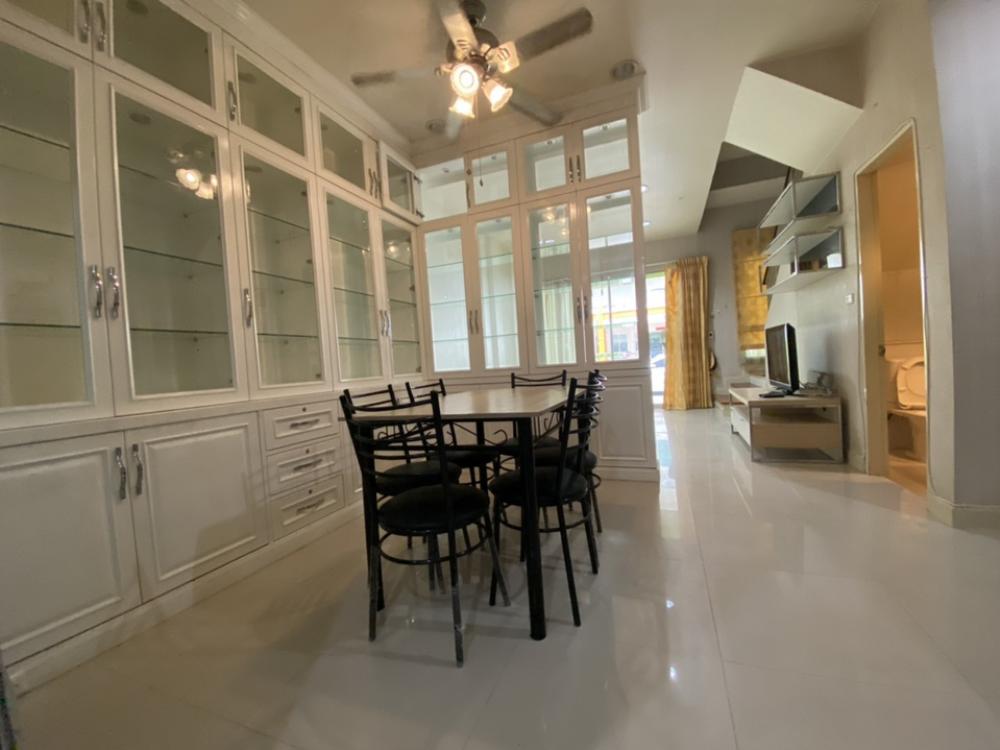 For RentTownhouseChokchai 4, Ladprao 71, Ladprao 48, : ⭕️For rent Baan Klang Muang Lat Phrao 71, 3-story townhome. |Close to food sources |Nice house