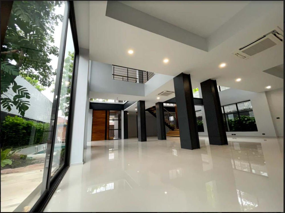 For SaleHouseOnnut, Udomsuk : [Sale with tenant] Modern Loft House 3 Storey Detached with Private Pool, Sukhumvit 71 near BTS Prakanong 102 sq.wa