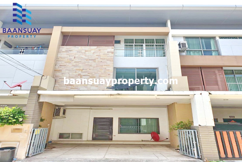 For RentTownhouseChaengwatana, Muangthong : 3-storey townhome for rent on Chaengwattana Road, near Software Park & Opposite Central Chaengwattana