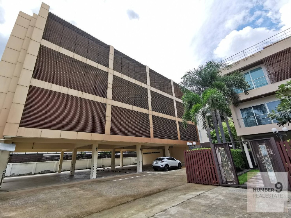 For SaleOfficeBangna, Bearing, Lasalle : Urgent sale!!!! office Office 4 storey large office with 3-storey luxury detached house with swimming pool