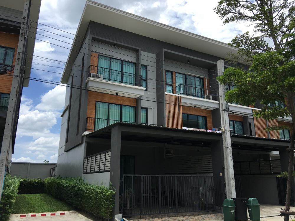 For SaleTownhouseSamut Prakan,Samrong : 3-storey eco-space townhome for sale, Bangna-Wongwaen, 23.4 square wa. Usable area 180 square wa. Beautifully decorated as in the picture. Beautiful, pleasing, definitely not disappointed