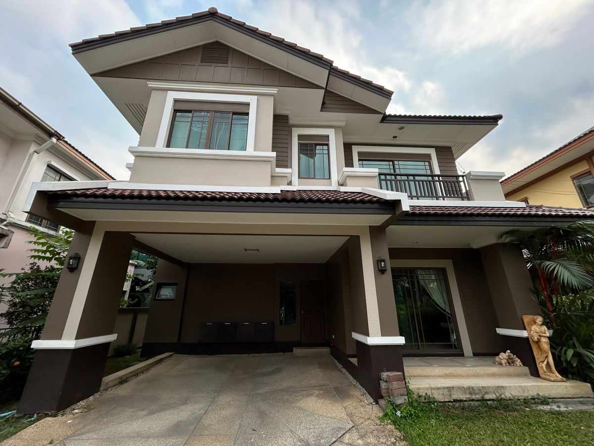 For RentHouseLadprao101, Happy Land, The Mall Bang Kapi : For rent, 2-story detached house, 63 sq m., Seri Thai Road, near The Mall Bangkapi, for rent 30,000/month.