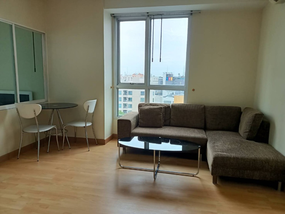 For RentCondoRatchadapisek, Huaikwang, Suttisan : 🌳 Condo for rent Life @ Ratchada Huai kwang, size 43 sq m., 1 bedroom 🍊 corner room, interested in making an appointment to view the room 0993529495