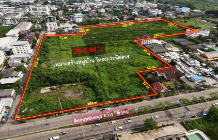 For SaleLandLadkrabang, Suwannaphum Airport : Cheap sale, large plot of land—next to On Nut Road, 6 lanes wide (suitable for building offices + project allocation) 29-0-54 rai, road width 104 m., near Motorway