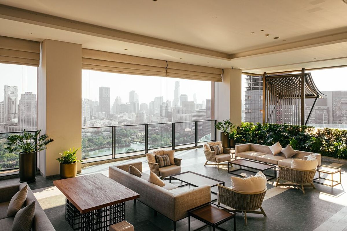 For SaleCondoWitthayu, Chidlom, Langsuan, Ploenchit : Exclusive offer 2B 3B size 139 (only 24x,xxx/sq m) Beautiful view, Fully furnished, Feel like home Sell 34.5 MB only