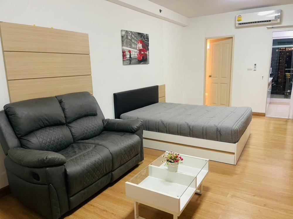 For RentCondoRama9, Petchburi, RCA : FOR RENT CONDOMINIUM SUPALAI PARK Ekkamai-ThongLor Level 27, View pool , Studio 35 SQ.M., Furniture Full option, Contact 087-321-1989