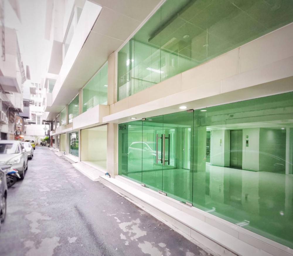 For RentShophouseSathorn, Narathiwat : 📍Commercial building for rent with elevator, Narathiwat, Silom, BTS Nonsi