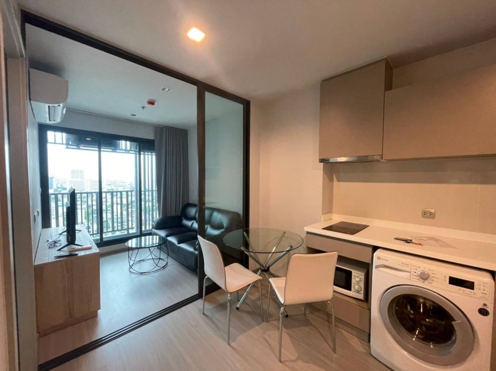 For RentCondoLadprao, Central Ladprao : Condo for rent, special price, Life Ladprao, ready to move in, good location.