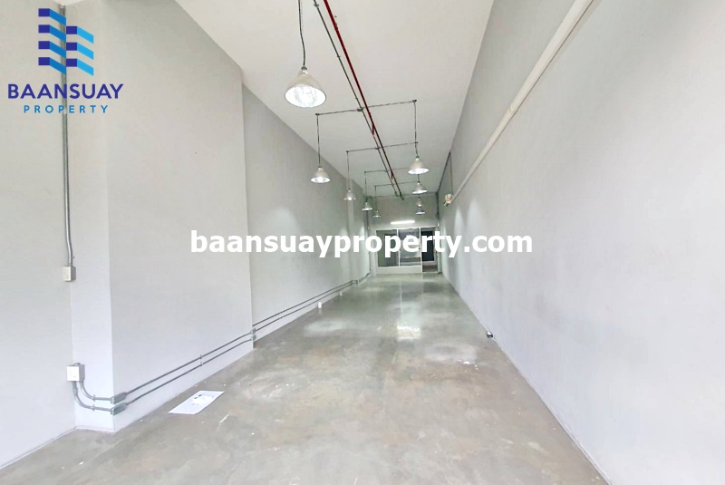 For RentOfficePattanakan, Srinakarin : Office for rent, 1st floor, Supalai Park Srinakarin project.