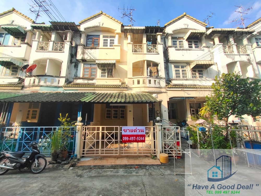 For SaleTownhousePattanakan, Srinakarin : 3-storey townhouse, Queen Place Village 3, Soi On Nut 44