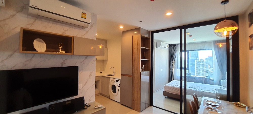 For RentCondoRama9, Petchburi, RCA : Life Asoke 36 sq m, 2 bedrooms, 1 bathroom, high floor, very beautiful view, can live in 2 -3 people, divided by 3, 7,000 baht per person