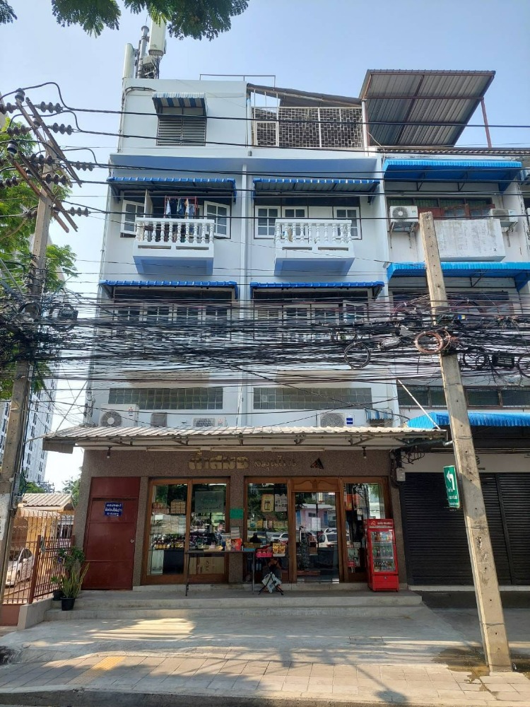 For RentShophouseOnnut, Udomsuk : 4-storey commercial building for rent with 2 mezzanine floors, Sukhumvit 101, near BTS Punnawithi, monthly rent 60,000 baht