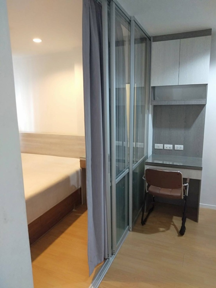 For RentCondoPattanakan, Srinakarin : 💥For rent!!! Lumpini Place Srinakarin-Hua Mak, size 27 sq m., Building B, 15th floor, price 9,500 baht, with furniture and appliances.