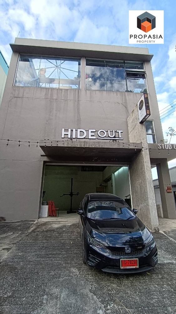 For RentOfficeRatchadapisek, Huaikwang, Suttisan : Office for rent, 3-storey building, 500 sq m., with 3 car parking spaces, Soi Ratchada 32, near Rama 9, very good location