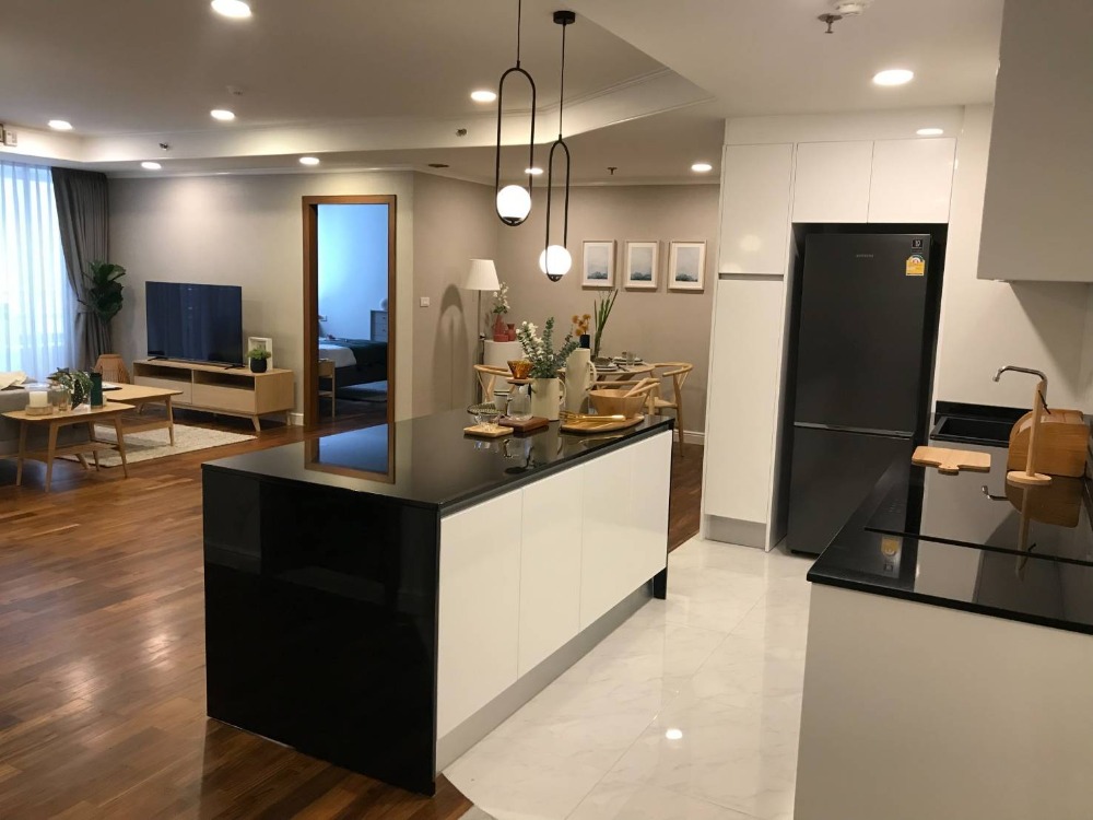 For RentCondoSukhumvit, Asoke, Thonglor : Condo for rent, Asoke intersection, 2 bedrooms, Las Colinas, newly decorated, ready to move in