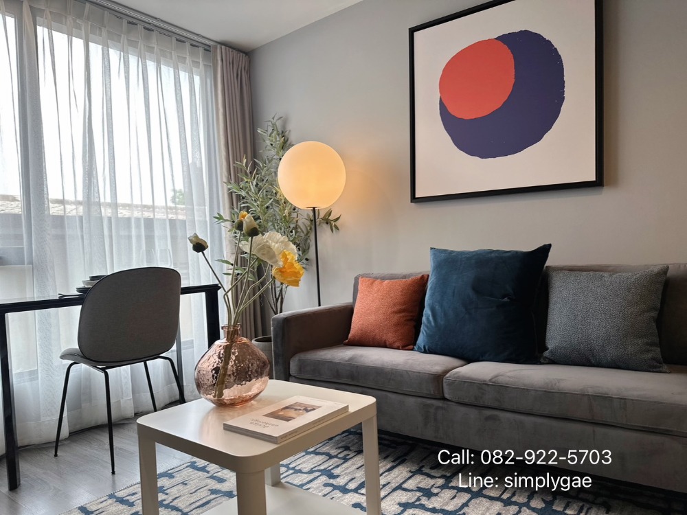 For SaleCondoSukhumvit, Asoke, Thonglor : Little unit! get privacy Near BTS Ekkamai, Ideo mobi condo suhhumvit 40 start 4.XX, free transfer fee. You can make an appointment to see the actual room every day.