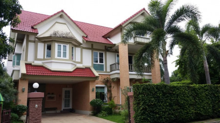 For SaleHouseNonthaburi, Bang Yai, Bangbuathong : Luxury house for sale in Laddarom Aligrand Rama 5-2 project (decorated in English style garden) on an area of ​​143 square meters, building area 420 square meters, 4 bedrooms, 5 bathrooms.