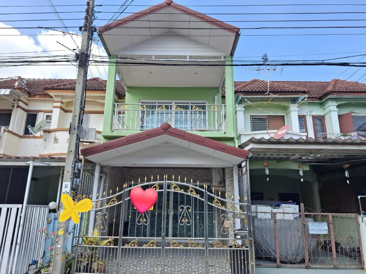 For RentTownhouseNawamin, Ramindra : Townhouse for rent, 2 floors, 18 sq m., located on Ramintra 117 Road (1 car park) near Fashion Island. Rent 12,000/month