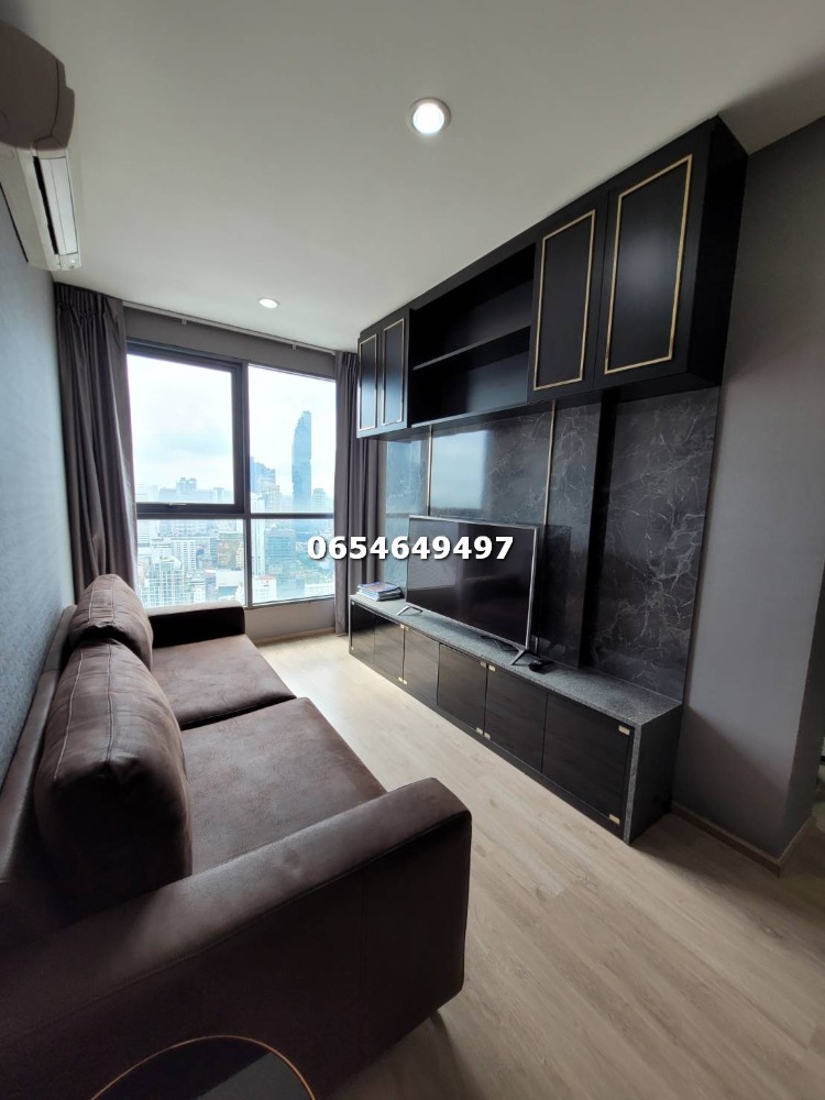 For SaleCondoSiam Paragon ,Chulalongkorn,Samyan : Urgent for sale Ideo Q chula samyan 2 bedrooms 2 bathrooms (Built in room) contact 065-464-9497