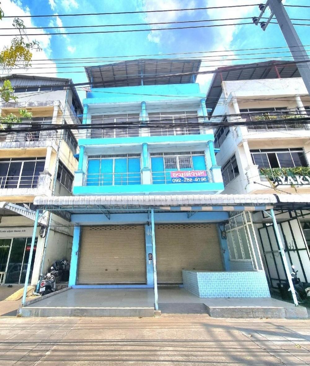 For SaleShop HousePhutthamonthon, Salaya : 🔥Big discount sale 🔥Commercial building, 2 units, not expensive, next to the main road Phutthamonthon Sai 2 The houses feng shui is very good. The house number is the best. Guaranteed. If interested, call/Line: 0922829196