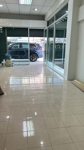 For RentTownhouseChokchai 4, Ladprao 71, Ladprao 48, : Commercial building for rent, 4.5 floors, corner room, on the side of the road, Lat Phrao Wang Hin, Lat Phrao Chok Chai 4 area, newly renovated, suitable for a clinic, spa, home office, showroom