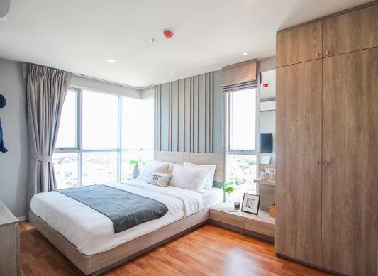 For SaleCondoPinklao, Charansanitwong : 2-bedroom condo for sale near Central Pinklao, special price with furniture, Lumpini Park Boromarajonani-Sirindhorn Condo, size 51.75 square meters, large room, convenient living space, near MRT Bang Yi Khan, Pinklao