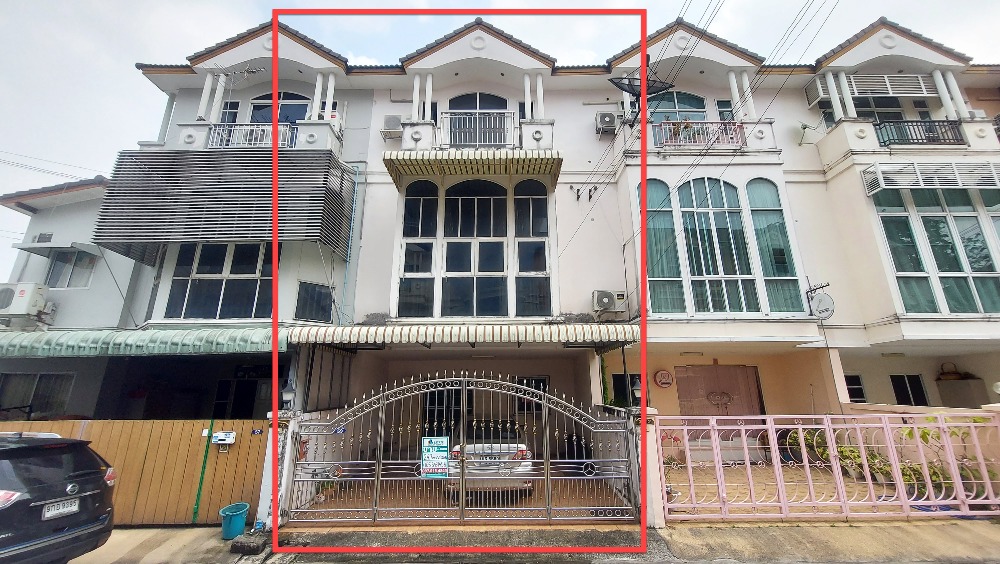 For SaleTownhomeBang Sue, Wong Sawang, Tao Pun : Townhome for sale, Village at Siam Park (next to BTS), Bangkok-Nonthaburi Road.