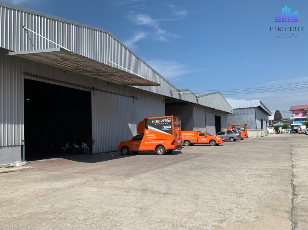 For RentWarehouseSamut Prakan,Samrong : Warehouse/office for rent, Phraeksa Road, Phraeksa Subdistrict, Mueang Samut Prakan District, Samut Prakan, area 1,440 sq m.