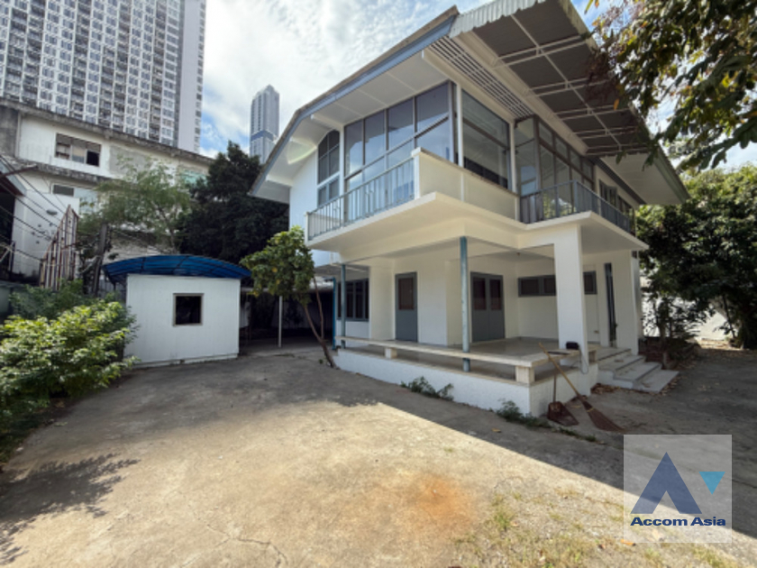 ให้เช่าบ้านสุขุมวิท อโศก ทองหล่อ : 🔼🔽 AccomA Home Office 3 Beds House for Rent in Sukhumvit,  BTS Ekkamai