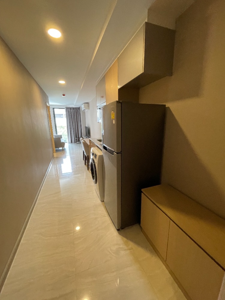 For SaleCondoSukhumvit, Asoke, Thonglor : Condo for sale, Townhouse Asoke, 6th floor, usable area 35.13 sq m, 1 bedroom, 1 bathroom, beautiful view, low rise condo, Japanese style, in Soi Sukhumvit 23, away from BTS Asoke & MRT Sukhumvit 600 meters, quiet atmosphere. Surrounded by green s